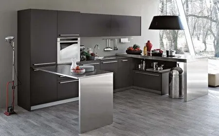 Area de cocina a medida en Uruguay — Mueble principal con distribución ergonómica